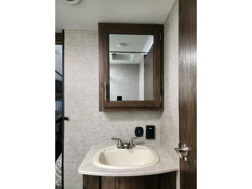 Cherokee Arctic Wolf 265bhd 2019 alt