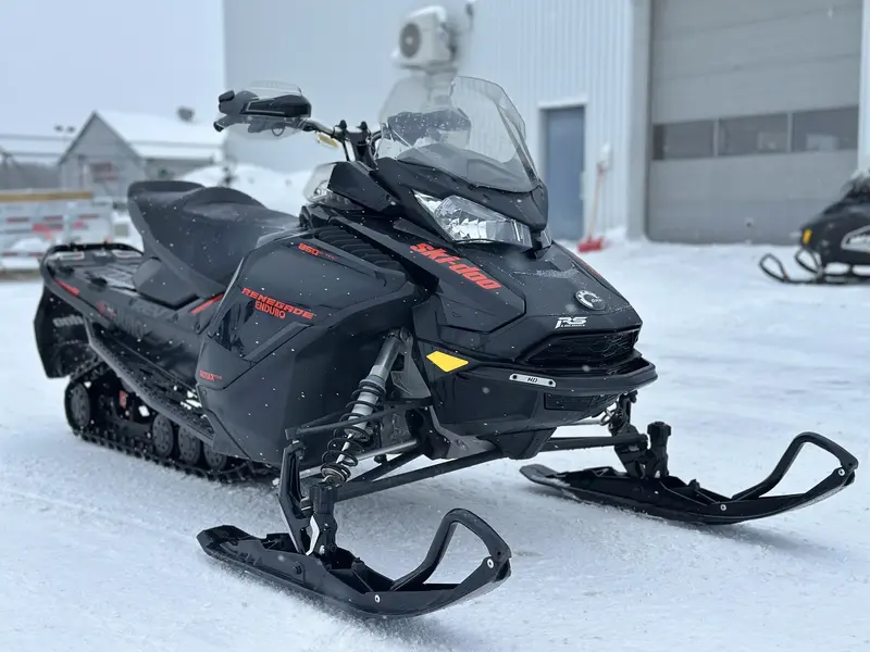 2020 Ski-Doo RENEGADE ENDURO 850 E-TEC 137 VENDU TEL QUEL SANS GARANTIE