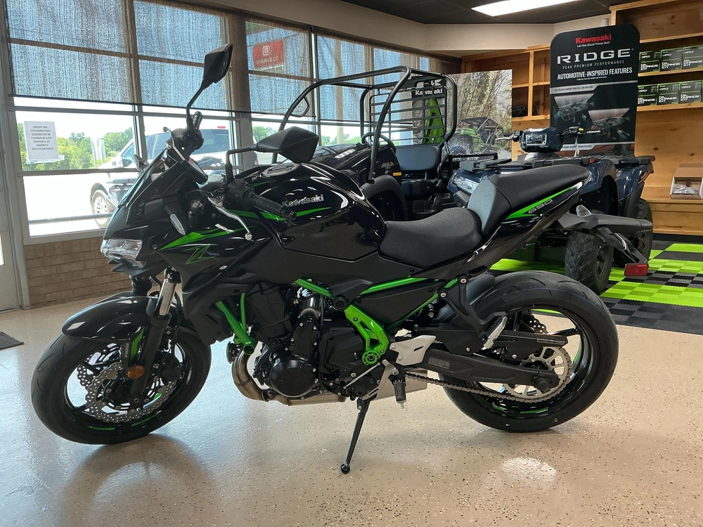 2025 Kawasaki Z650 Abs Abs alt