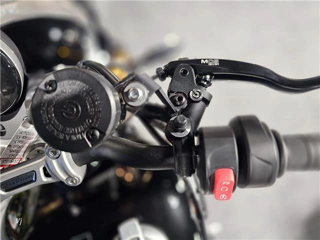 2025 Triumph Speed Twin 1200 Rs alt