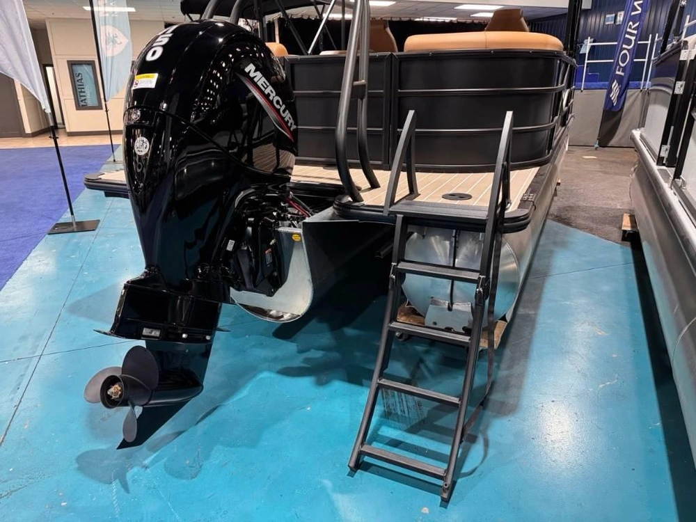 2026 Bentley Legacy 223 Navigator alt