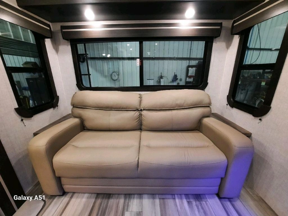 Crossroads Cruiser Aire 31si 2022 alt