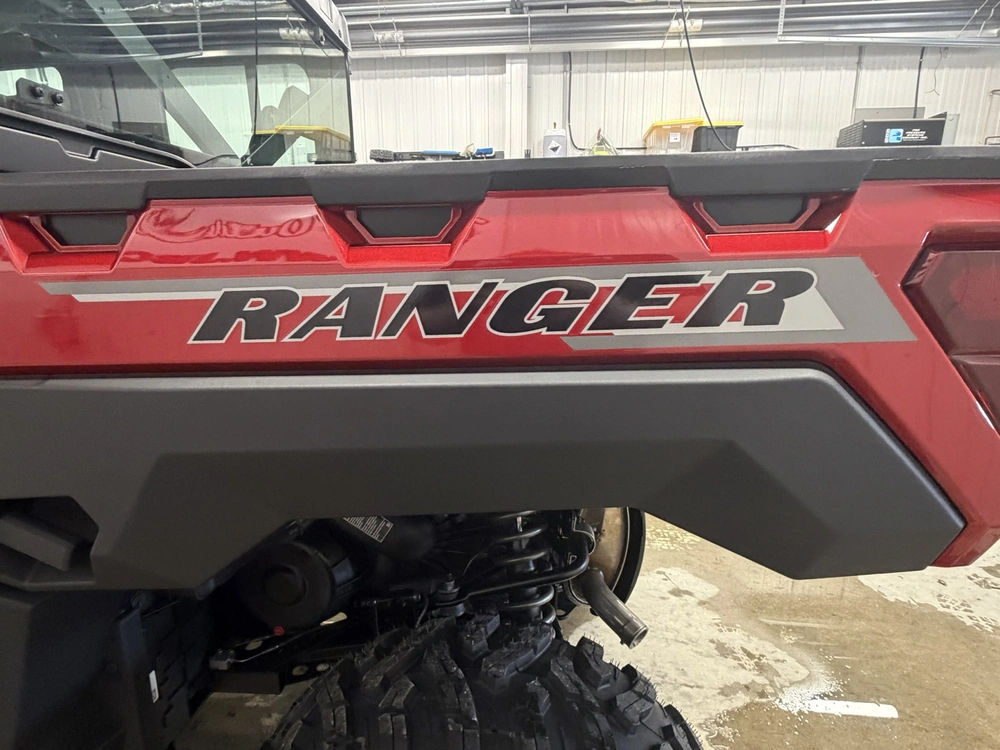 2026 Polaris Ranger Crew Xp 1000 Ns Ultimate Sunset Red alt