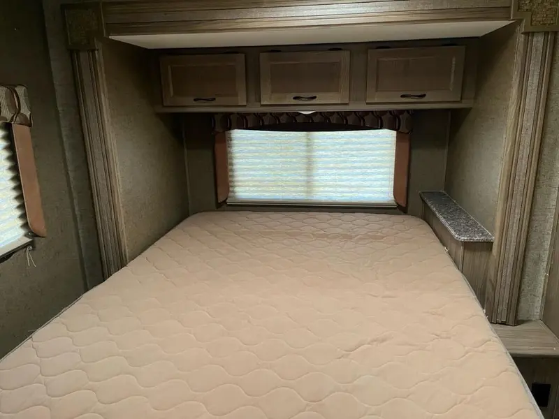 2018 Coachmen Freelander 28BH thumbnail 23