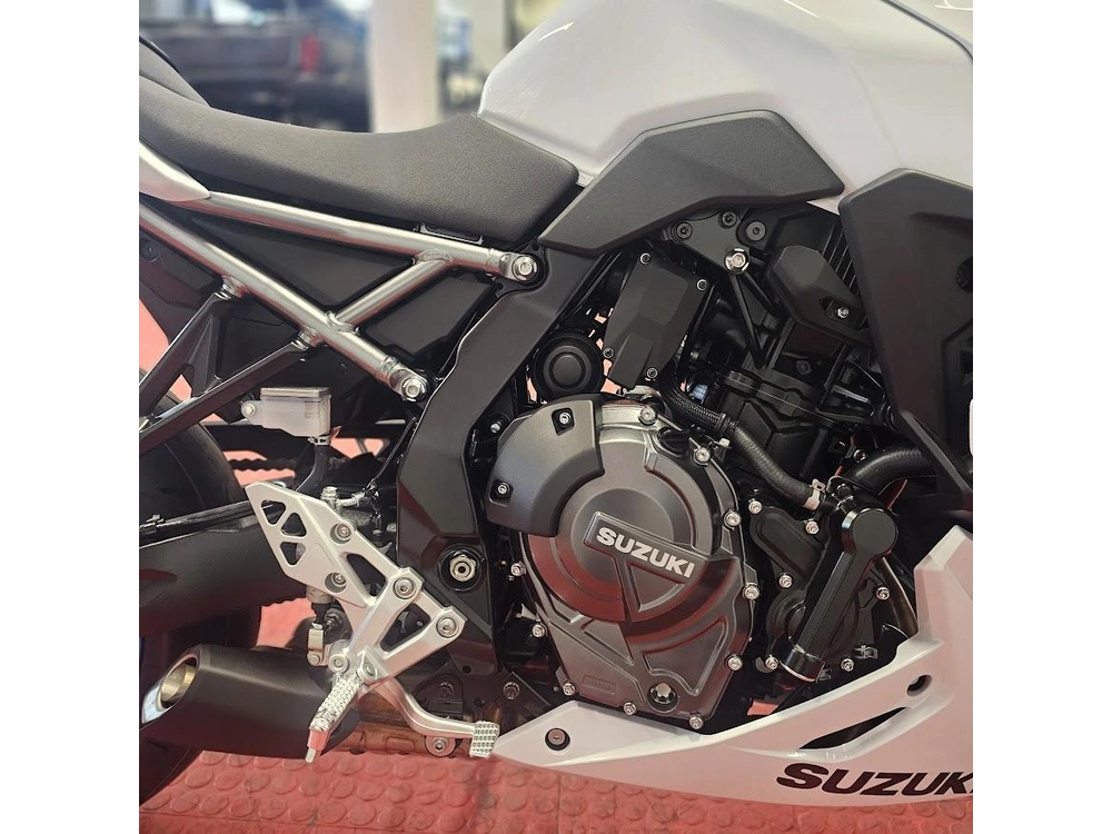 2026 Suzuki Gsx 8r alt