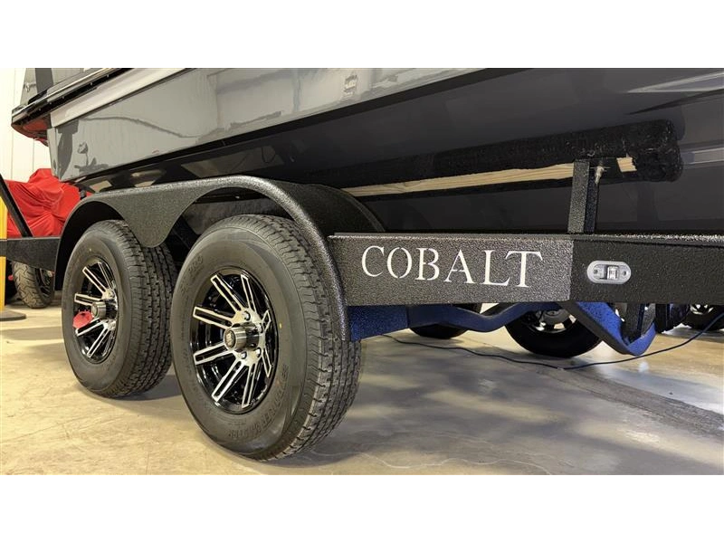 2026 Cobalt Boats R4 Surf alt