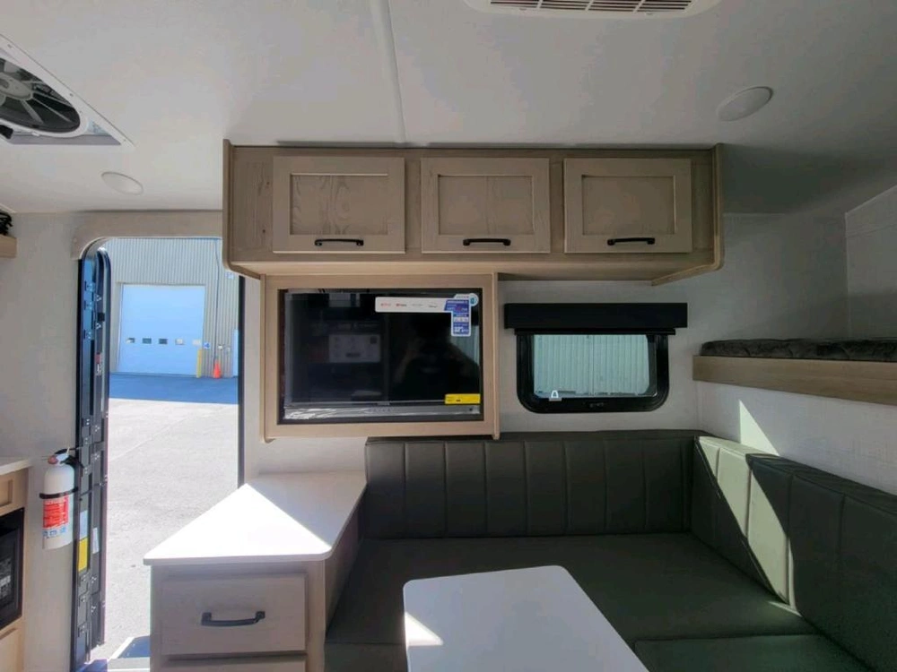 Flagstaff E-pro 15rdg Cuisine Ext. Bunk 2025 alt