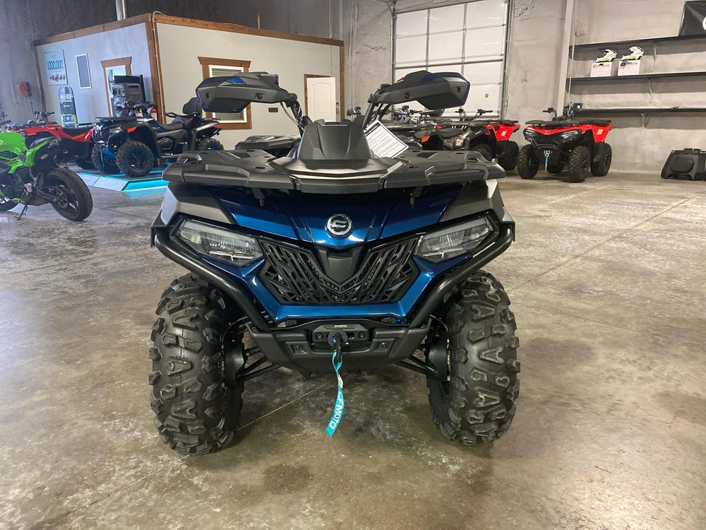 2025 Cfmoto Cforce 600 alt