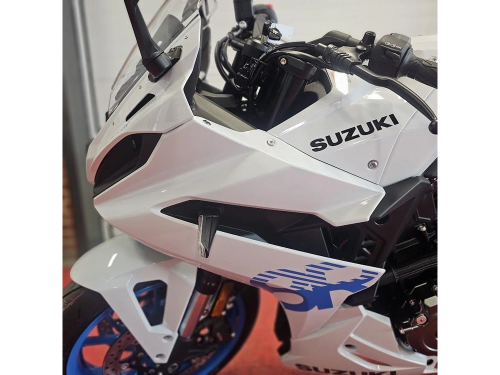 2026 Suzuki Gsx 8r alt