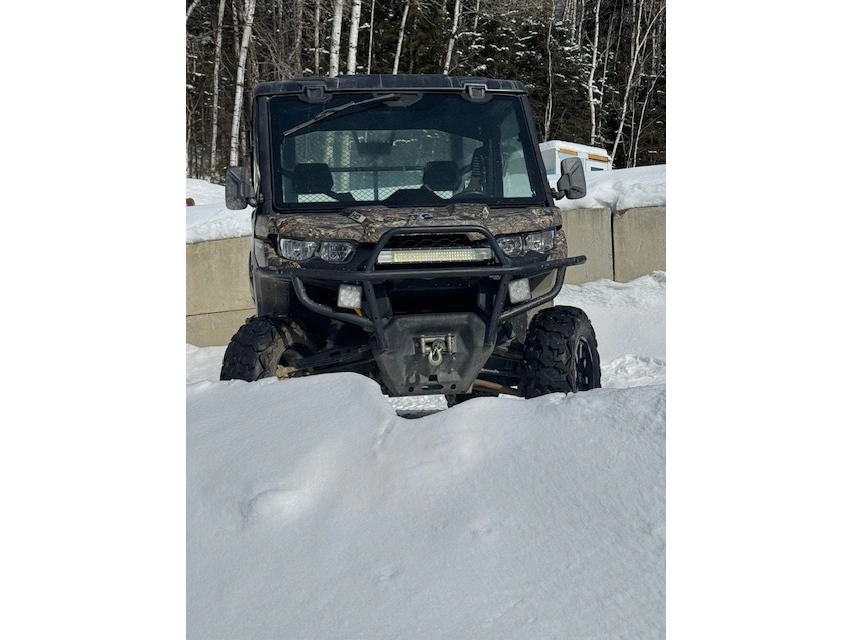 Bombardier Defender Hd8 2017 alt