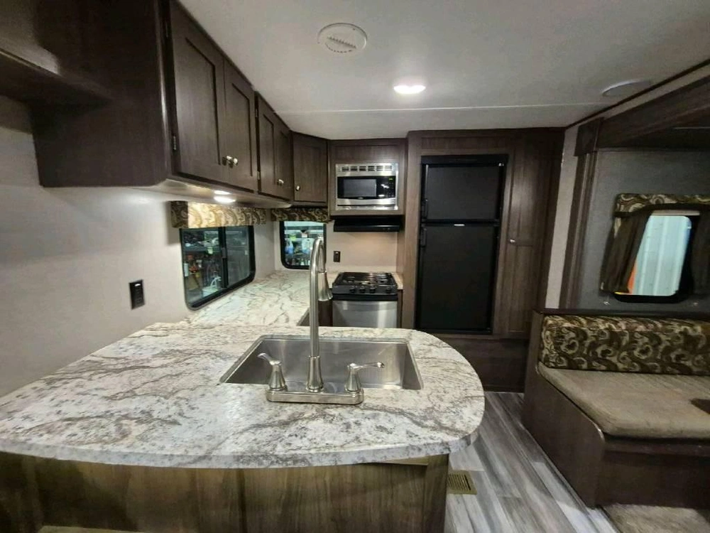 Keystone Rv Hideout 28rks 2018 alt