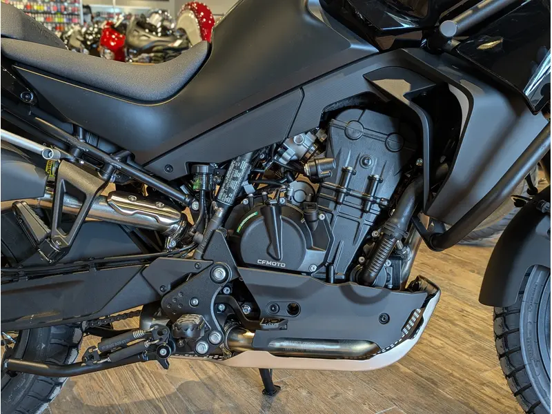 2026 CFMOTO IBEX 800 EXPLORE // Gem Black thumbnail 6