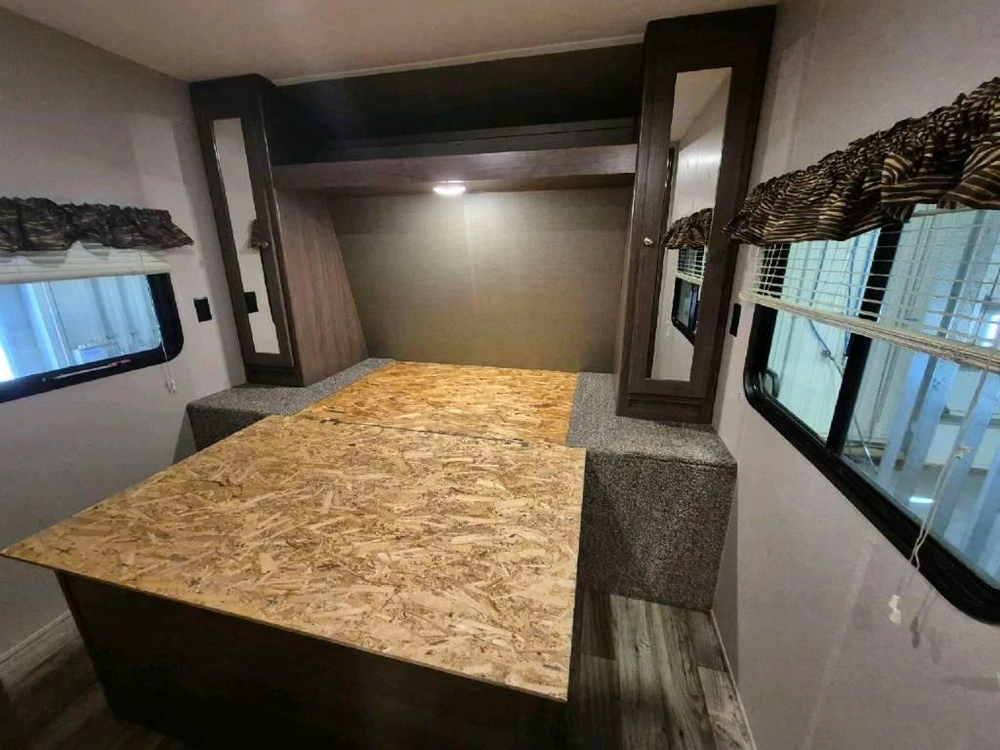 Keystone Rv Hideout 28rks 2018 alt