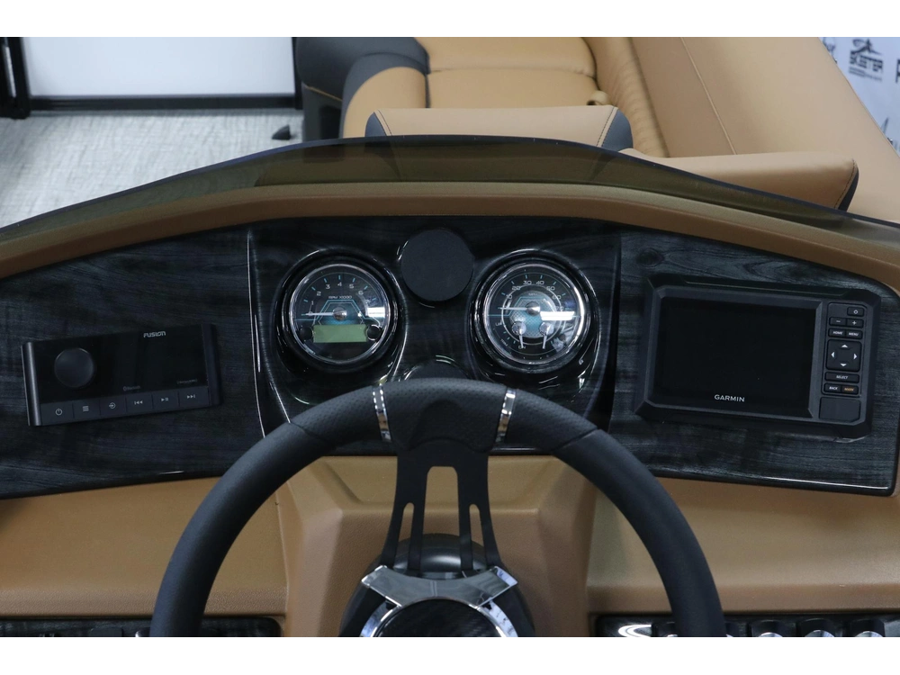2026 Avalon Lsz 2585 Vrl + Yamaha Vmax 150 Hp alt