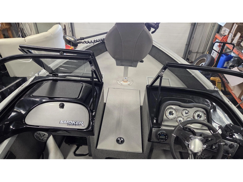 2022 Smoker-craft 162 Pro Angler Xl alt