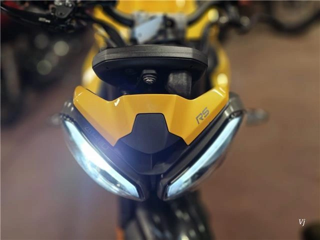 2026 Triumph Street Triple Rs alt