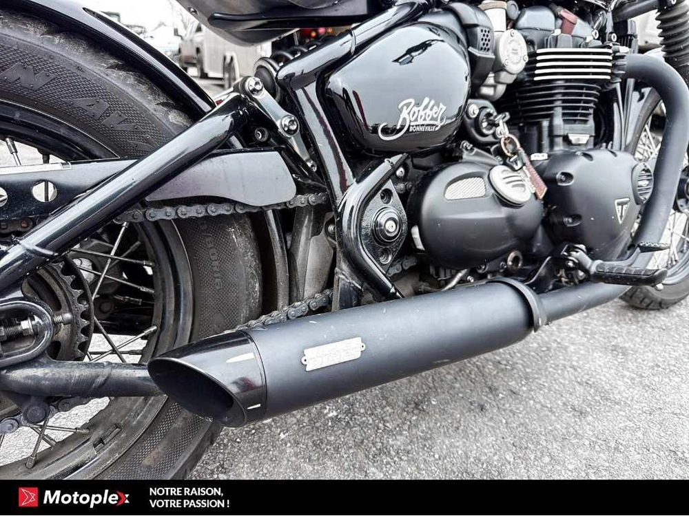 Triumph Bonneville Bobber 2017 alt