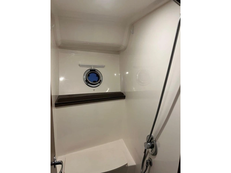 Bavaria Motoryachts E40 Sedan 2018 alt