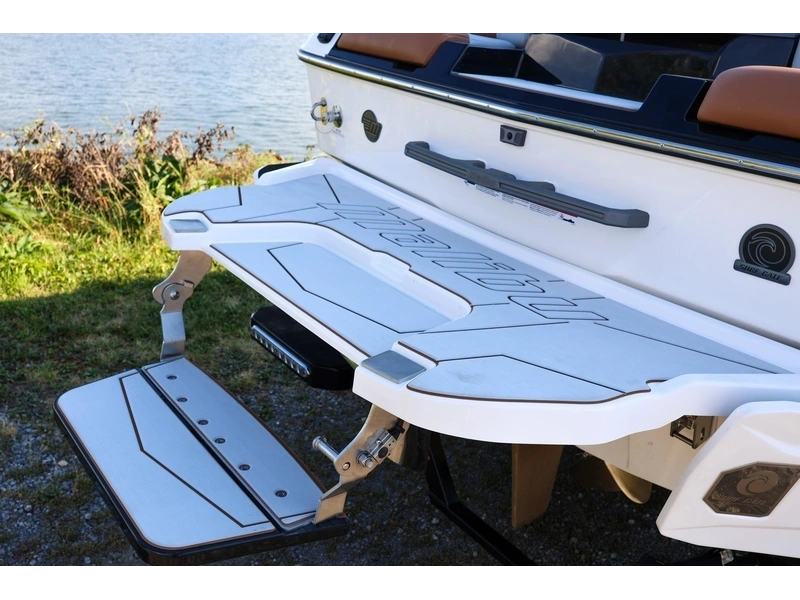 2026 Malibu 22 Lsv alt