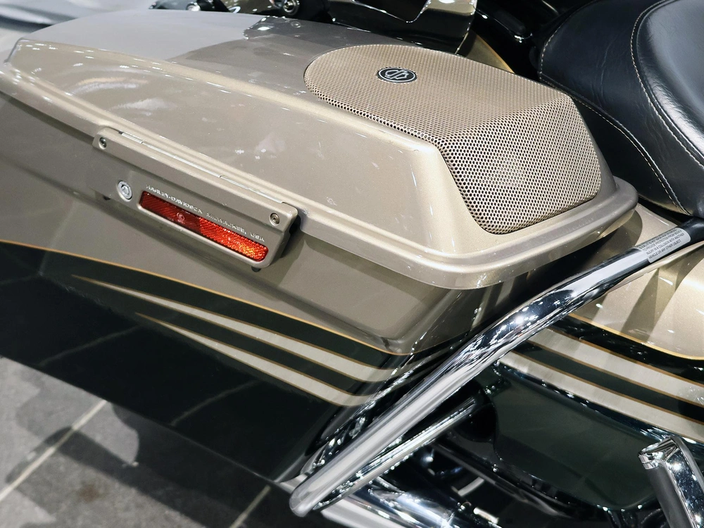 2013 Harley-davidson Cvo Road Glide Fltrxse alt