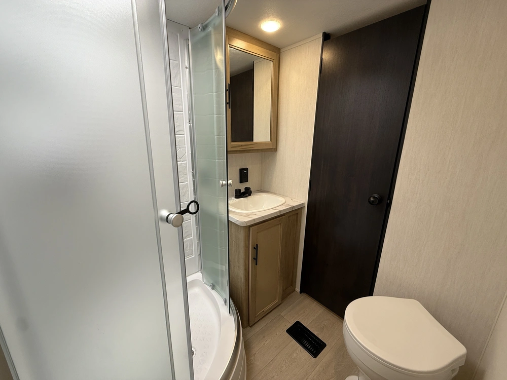 Cherokee 273xlk Wolf Den 2026 alt