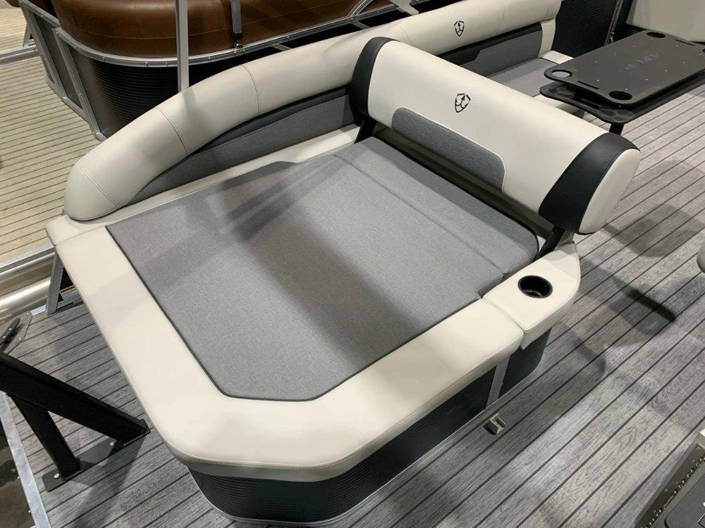 2026 Armada Saphir 21sb alt