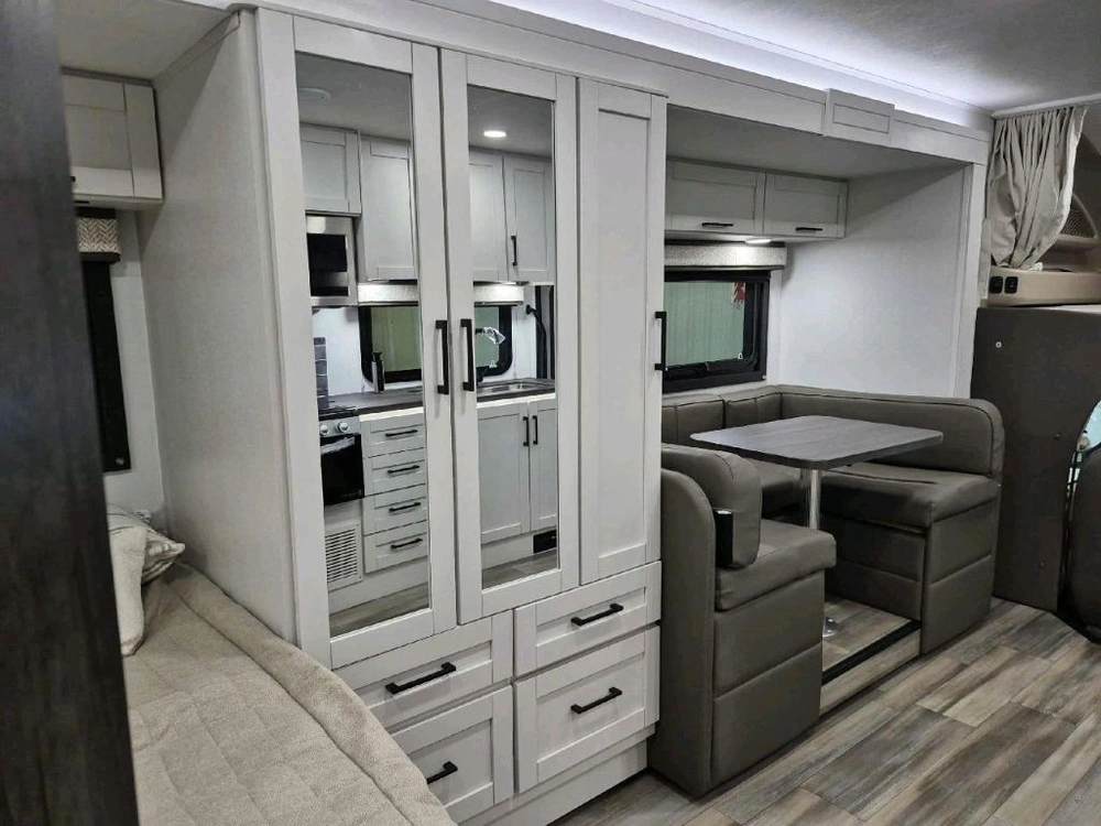 Jayco Redhawk 24b 2026 alt