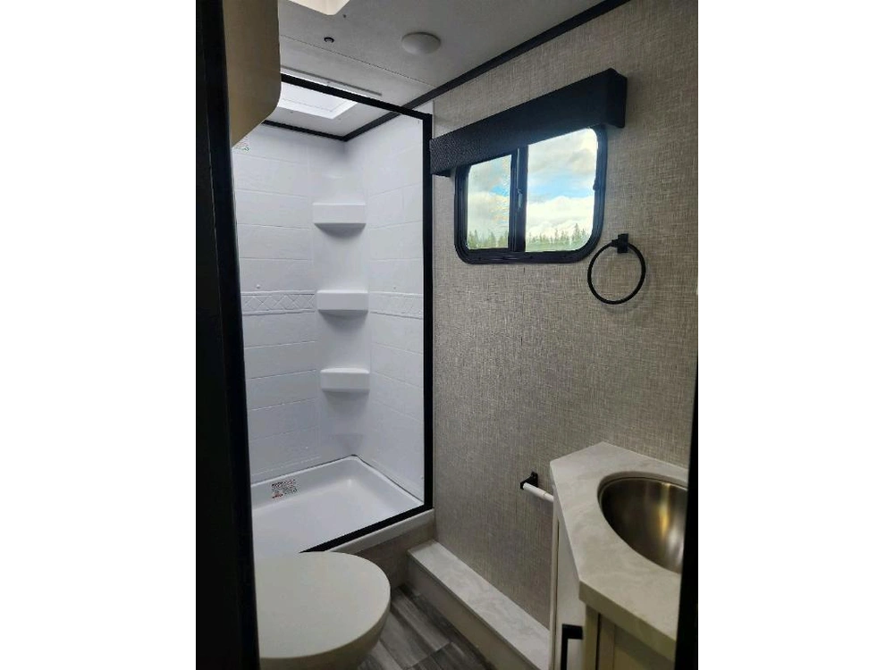 Jayco Jay Feather 24bh 2025 alt