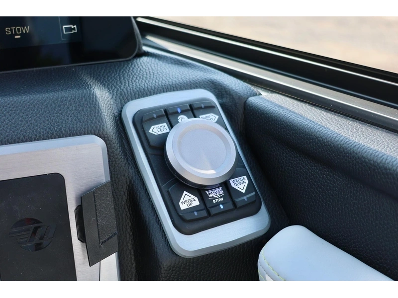 2025 Malibu 22 Mxz alt