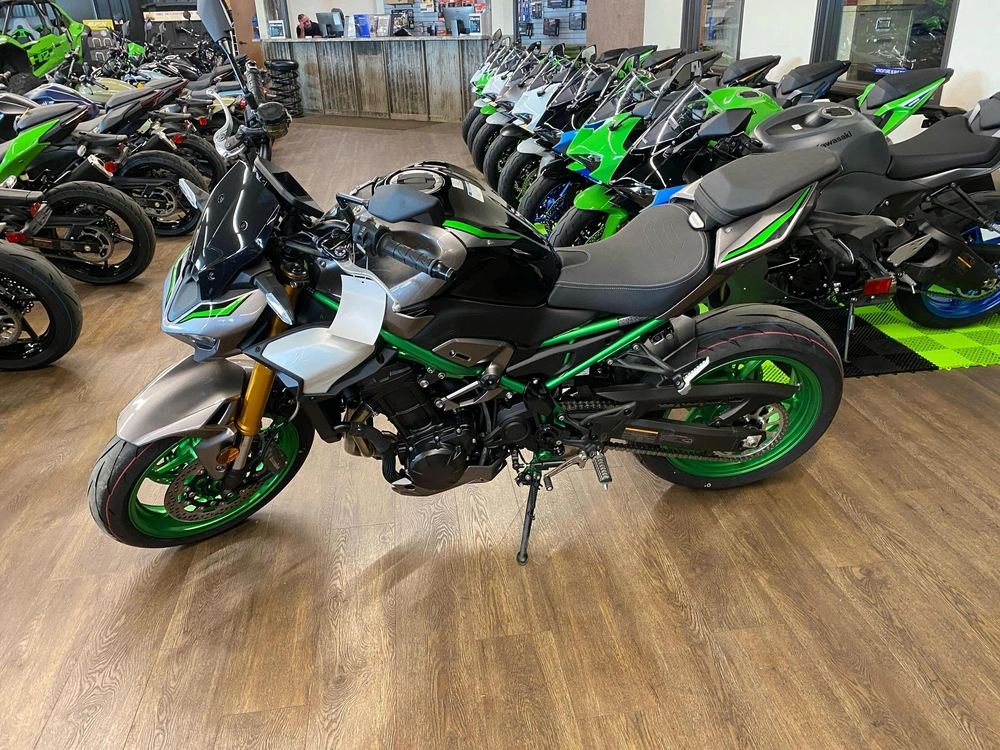 2025 Kawasaki Z900 Se Abs Se alt