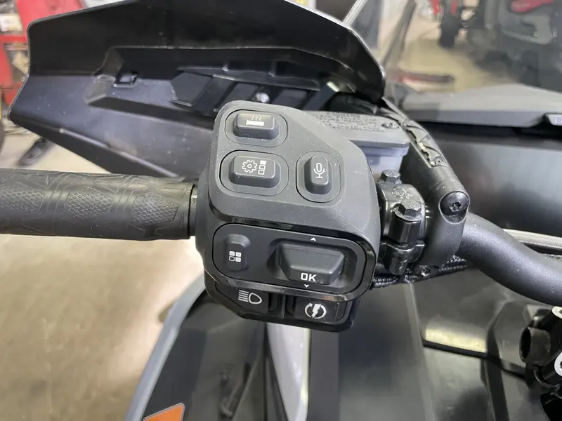 Ski-Doo MXZ X-RS 850 E-Tec Smartshox 2024