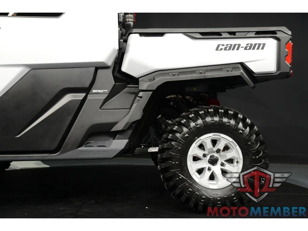 2025 Can-am Defender X Mr With Half-doors Hd10 Hyper Silver & Legion Red alt
