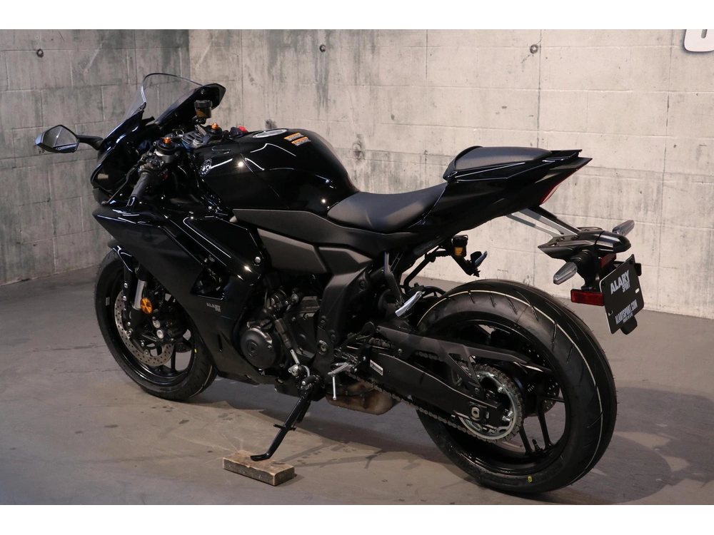 2026 Yamaha Yzf-r7 alt