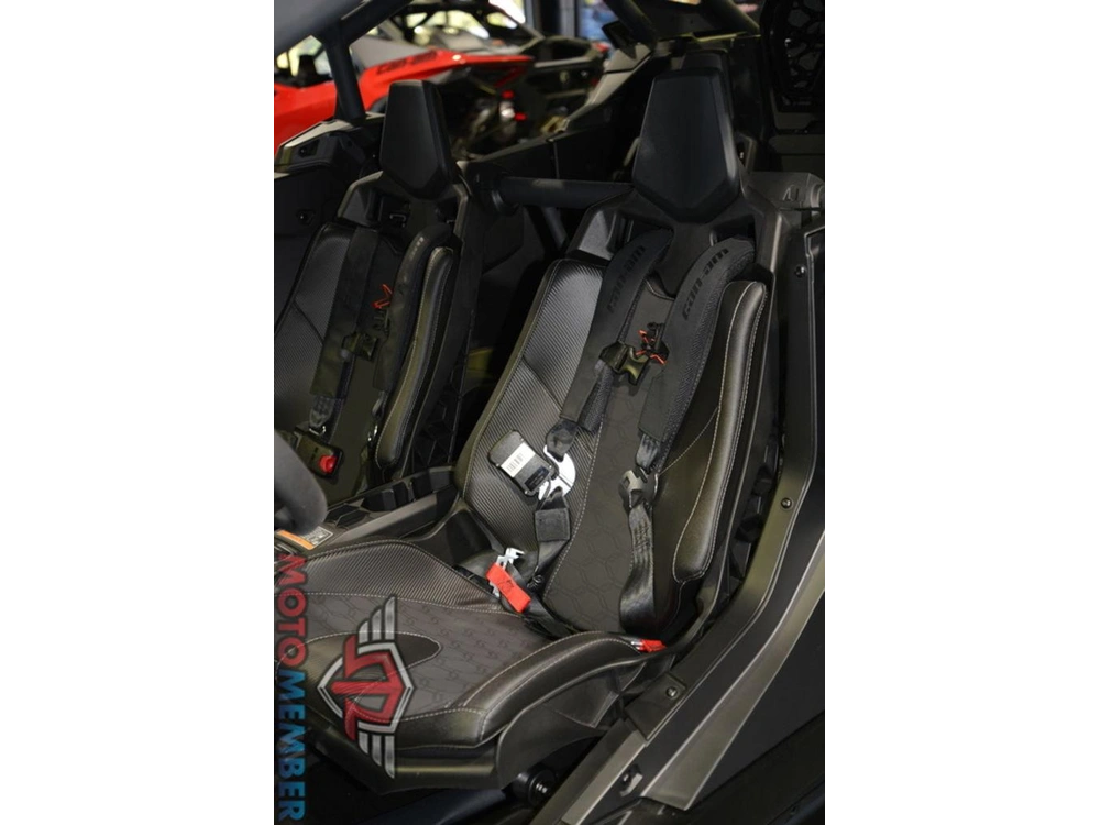 2025 Can-am Maverick R Max X Rs alt