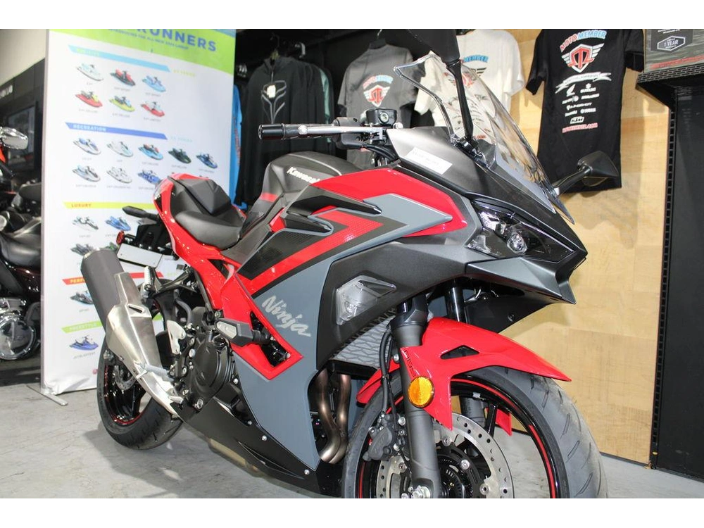 2025 Kawasaki Ninja® 500 Se Abs alt