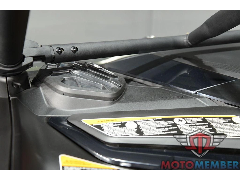 2026 Can-am Maverick R X Rc alt