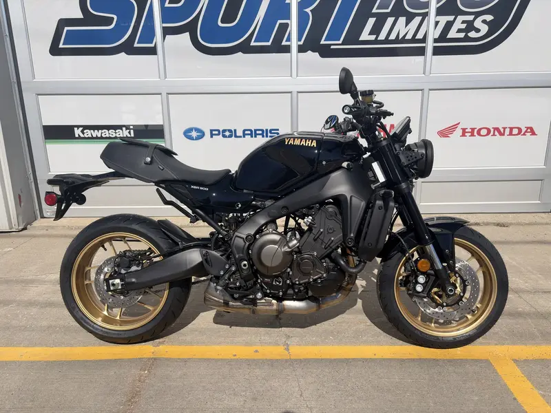 2026 Yamaha XSR900 thumbnail 3