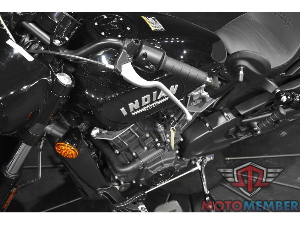 2023 Indian Motorcycle Scout® Bobber Black Metallic alt
