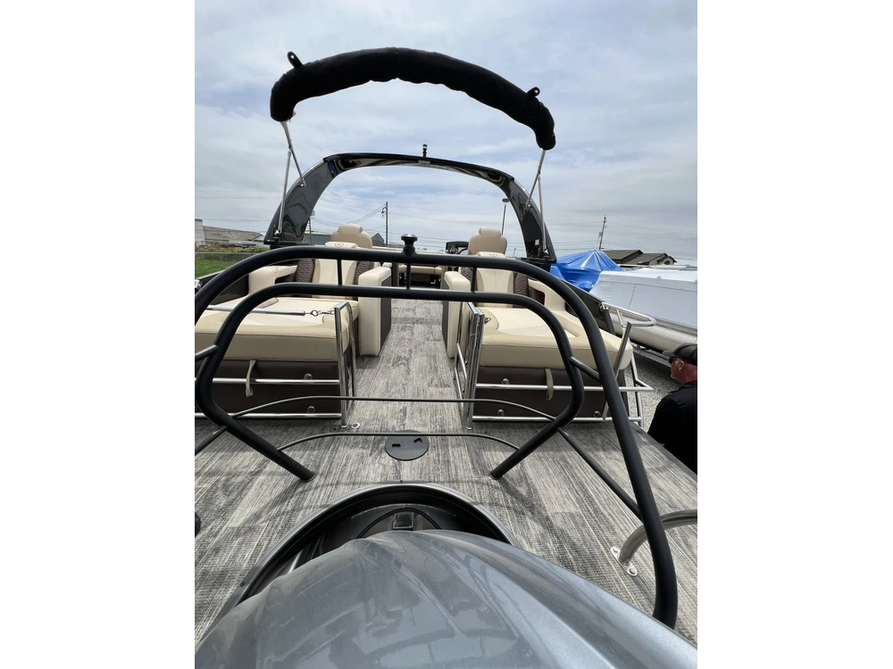 2022 Godfrey Marine Mc235rl alt