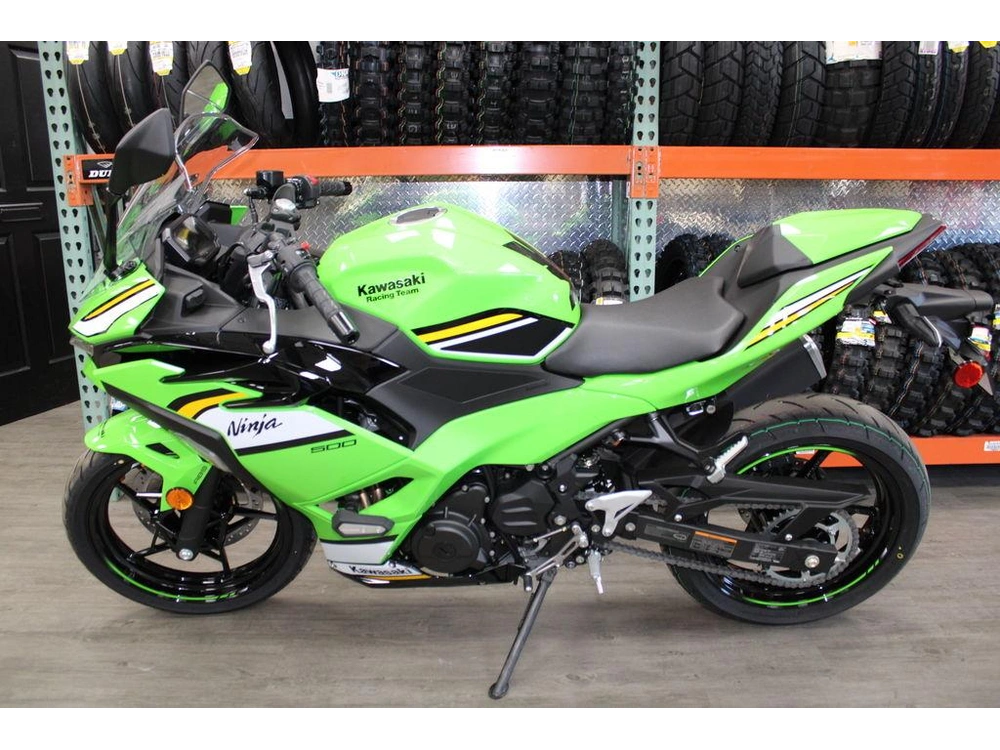 2025 Kawasaki Ninja® 500 Krt Edition alt