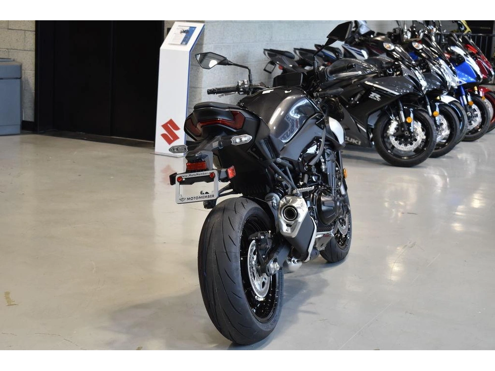 2025 Kawasaki Z900 Abs Metallic Spark Black/metallic Carbon Gray alt