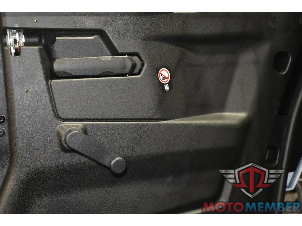 2026 Can-am Defender Max Limited Hd11 Hybrid White alt