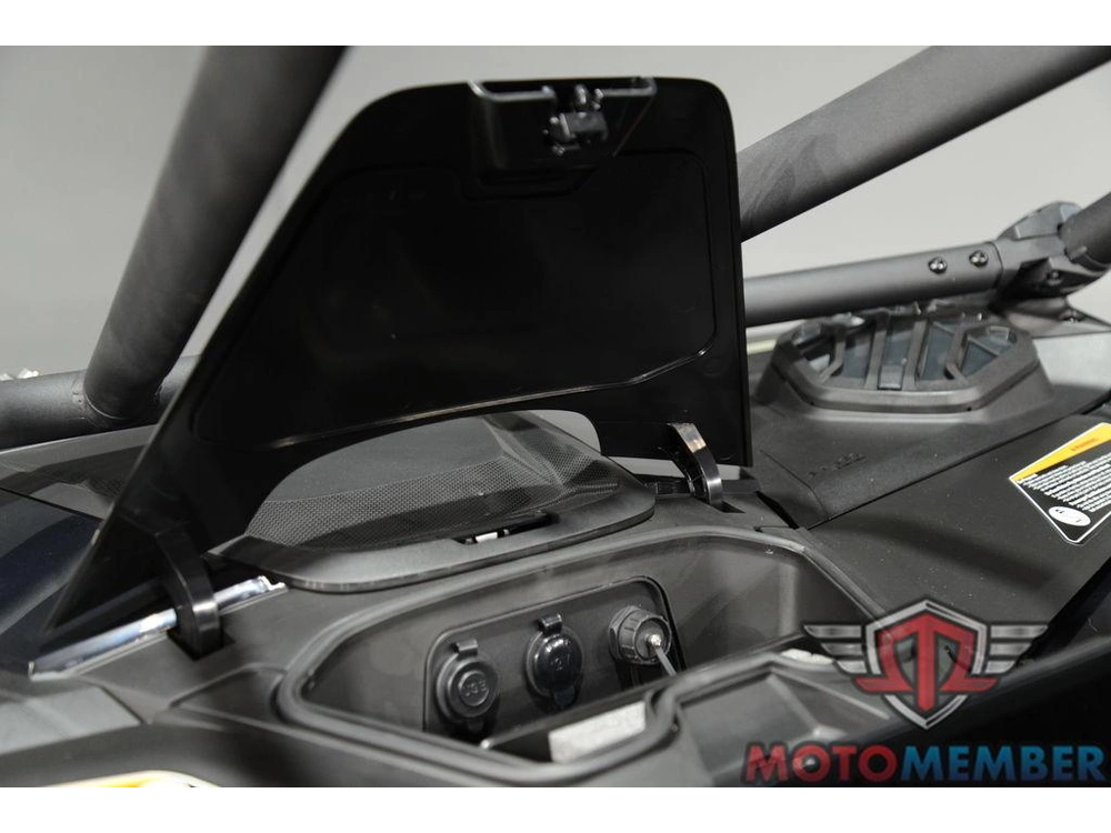 2026 Can-am Maverick R X Rc alt