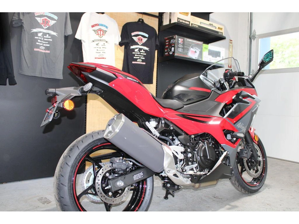 2025 Kawasaki Ninja® 500 Se Abs alt