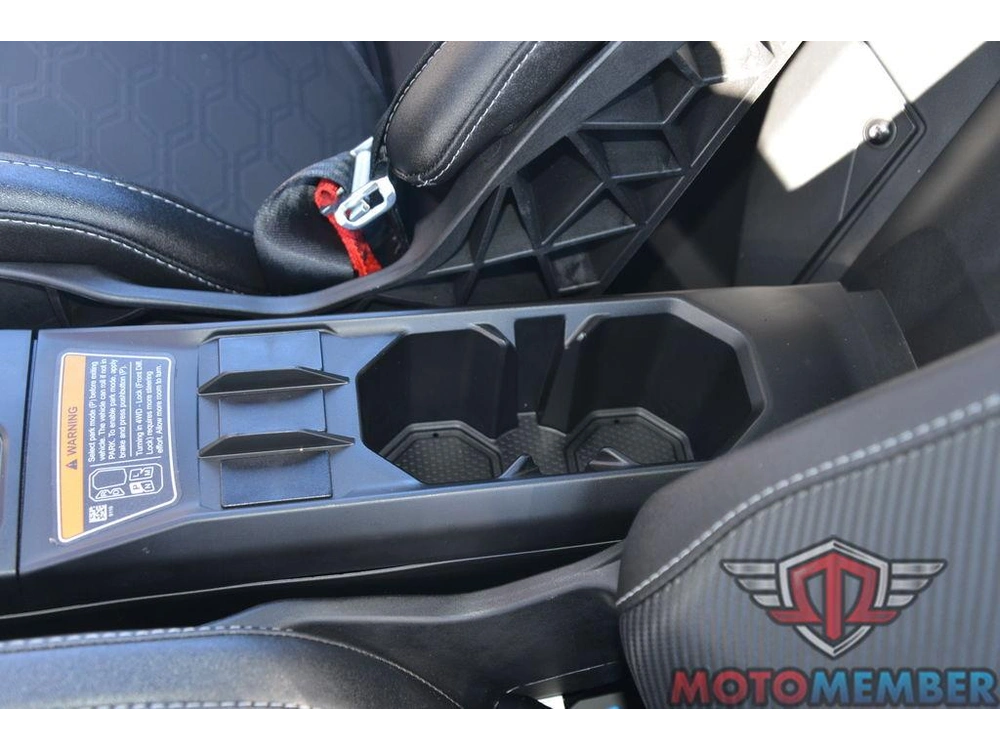 2026 Can-am Maverick R X Rc alt