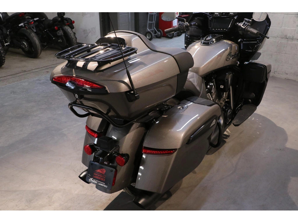 Indian Motorcycle Pursuit Dark Horse 112 & Powerband Audio 2026 alt