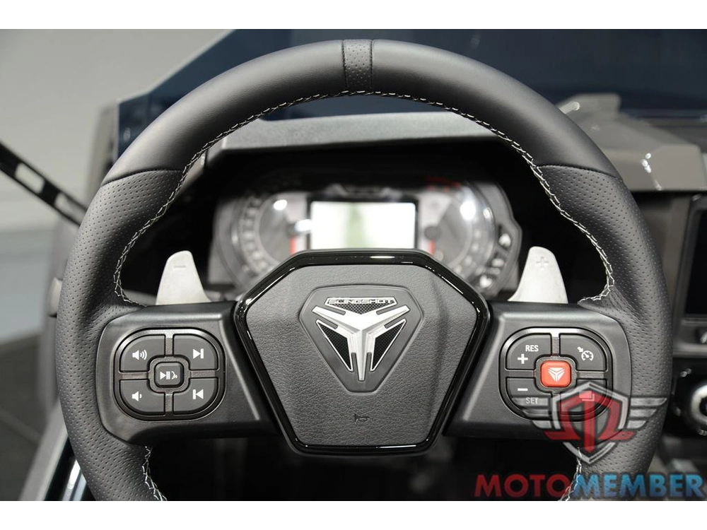 2025 Slingshot Slingshot® R Autodrive Nightfall alt