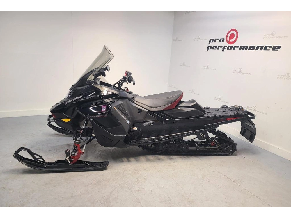 2025 Bombardier Renegade Enduro 900 alt