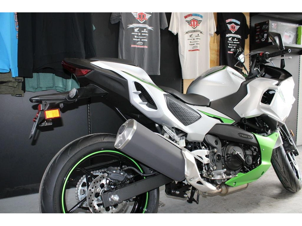 2024 Kawasaki Ninja® 7 Hybrid Abs alt