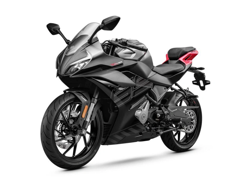 2026 Cfmoto 300ss alt